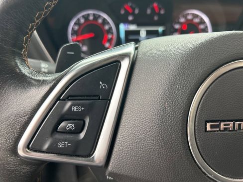 Used 2018 Chevrolet Camaro LT image 10