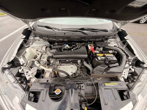 Used 2020 Nissan Rogue SV AWD/4WD image 11