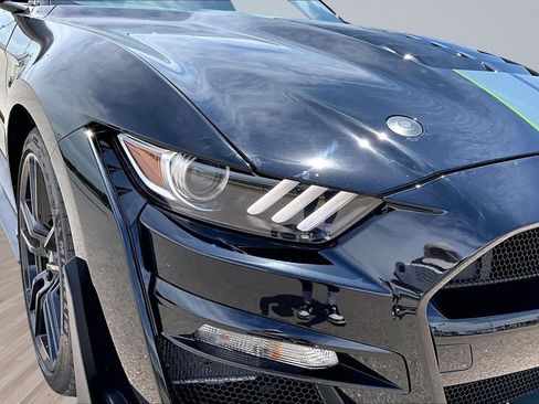 Used 2022 Ford Mustang Shelby GT500 w/ Technology Package RWD image 24