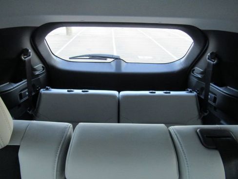 Used 2025 Mitsubishi Outlander SE image 34