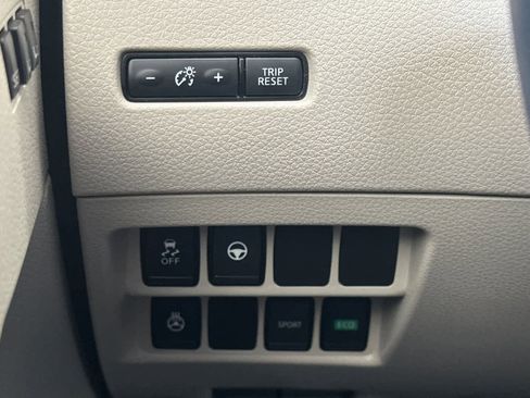 Used 2022 Nissan Rogue Sport SV w/ Technology Package image 30