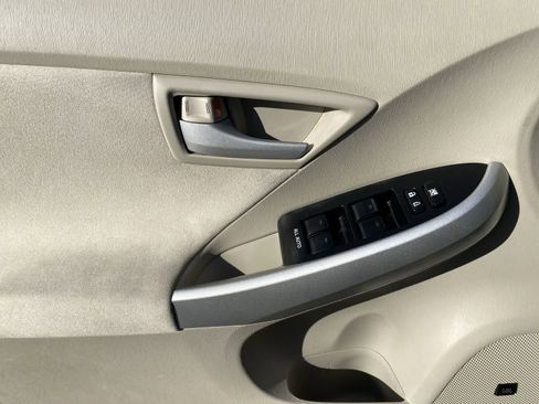 Used 2011 Toyota Prius Three image 19