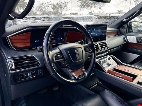 Used 2024 Lincoln Navigator Reserve w/ Equipment Group 201A image 10