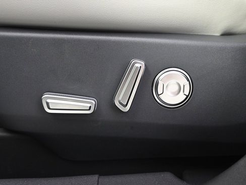 New 2026 Lincoln Nautilus Reserve w/ Jet Appearance Package image 14