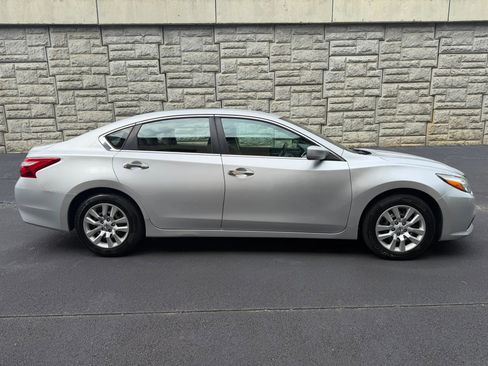 Used 2016 Nissan Altima 2.5 S w/ Power Driver Seat Package FWD image 6
