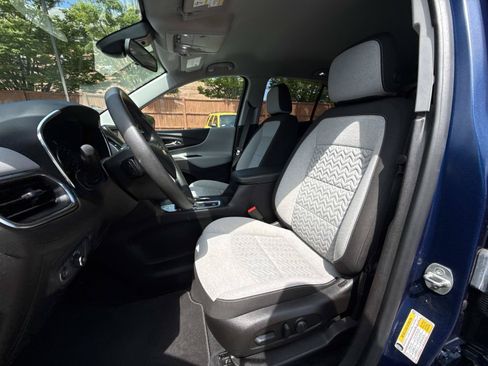 Used 2022 Chevrolet Equinox LS w/ LS Convenience Package FWD image 12