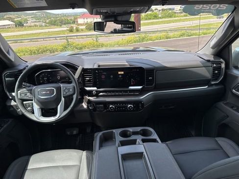 Used 2026 GMC Sierra 1500 SLT AWD/4WD image 13