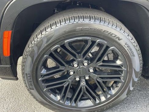 Used 2024 Jeep Wagoneer Series II image 8