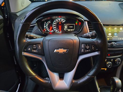 Used 2018 Chevrolet Trax LT w/ Driver Confidence Package image 29