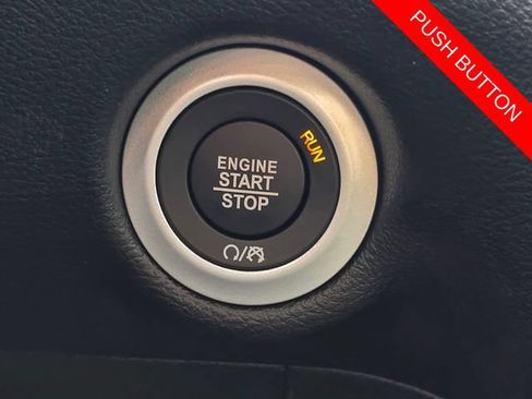 New 2027 Chrysler Pacifica Select FWD image 18