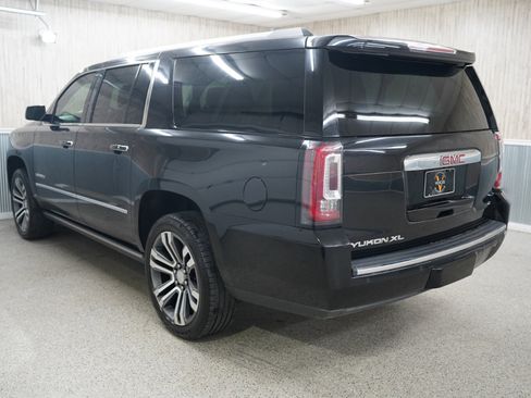 Used 2019 GMC Yukon XL Denali w/ Denali Ultimate Package image 4