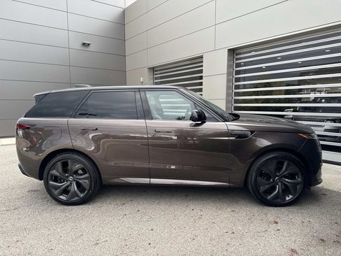 Certified 2025 Land Rover Range Rover Sport Autobiography AWD/4WD image 9