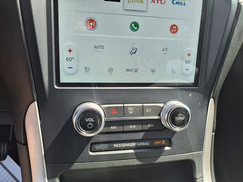 Used 2023 Ford Edge SEL w/ Convenience Package image 16