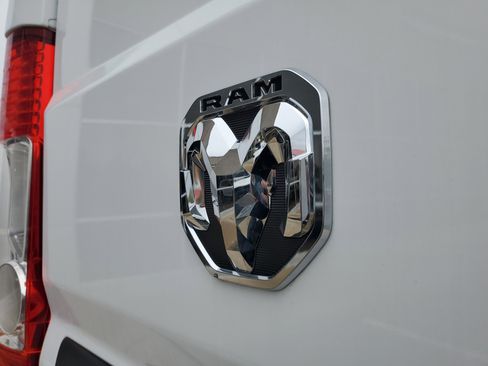 Used 2025 RAM ProMaster 2500 w/ Convenience Group image 26