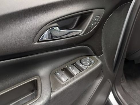 Used 2024 Chevrolet Equinox LT AWD/4WD image 16
