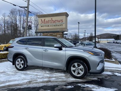 Used 2024 Toyota Highlander LE