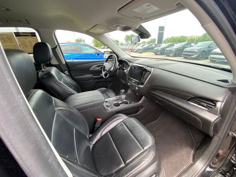 Used 2020 Chevrolet Traverse LT w/ Driver Confidence II Package AWD/4WD image 27
