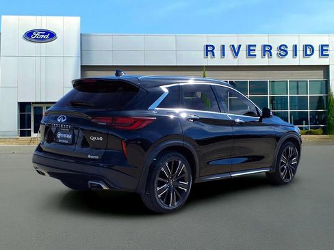 Used 2022 INFINITI QX50 Luxe w/ Appearance Package image 6