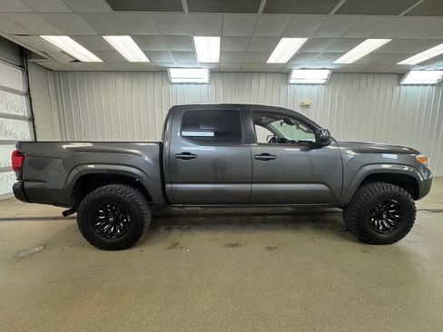 Used 2019 Toyota Tacoma SR w/ SR Convenience Package image 5
