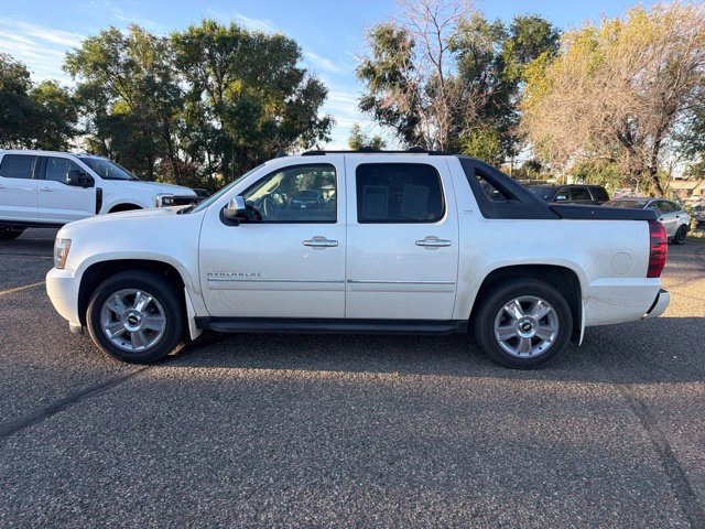 Used 2010 Chevrolet Avalanche LTZ AWD/4WD image 5