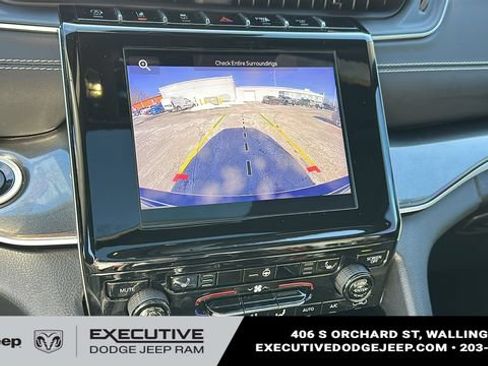 Used 2023 Jeep Grand Cherokee Altitude AWD/4WD image 16