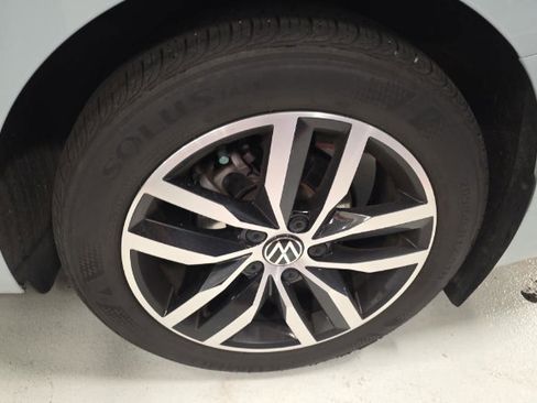 Used 2025 Volkswagen Jetta SE FWD image 10