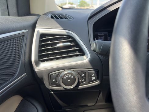 Used 2023 Ford Edge SEL w/ Convenience Package image 21