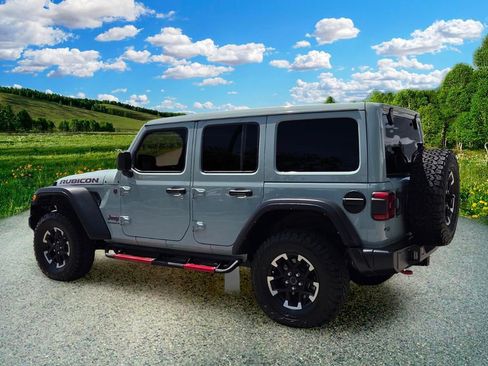 Used 2024 Jeep Wrangler Unlimited Rubicon w/ Technology Group AWD/4WD image 4