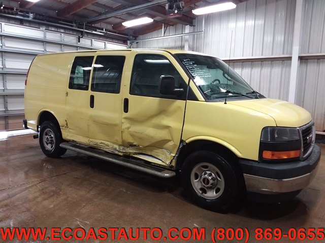 Used 2017 GMC Savana 2500 RWD image 1