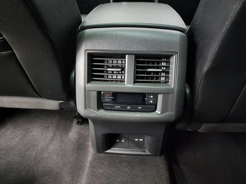 Used 2021 Volkswagen Atlas SE w/ Panoramic Sunroof Package AWD/4WD image 27