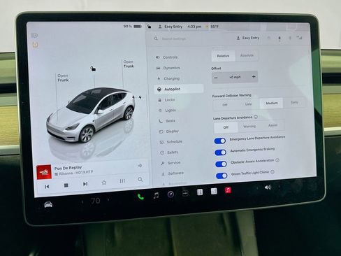 Used 2022 Tesla Model Y Long Range image 19