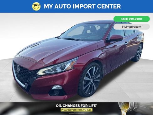 Used 2021 Nissan Altima 2.5 Platinum image 2