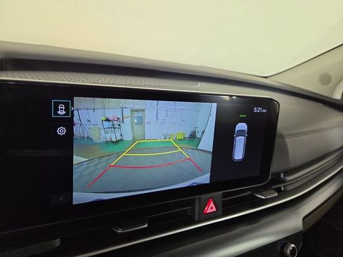 Certified 2026 Kia Carnival LXS FWD image 18