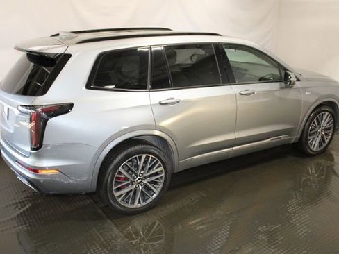 Used 2023 Cadillac XT6 Sport image 5