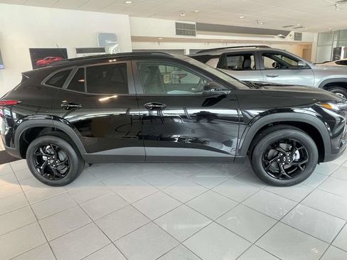 New 2026 Chevrolet Trax LT w/ Driver Confidence Package FWD image 12