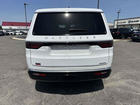 Used 2024 Jeep Wagoneer Series II AWD/4WD image 5