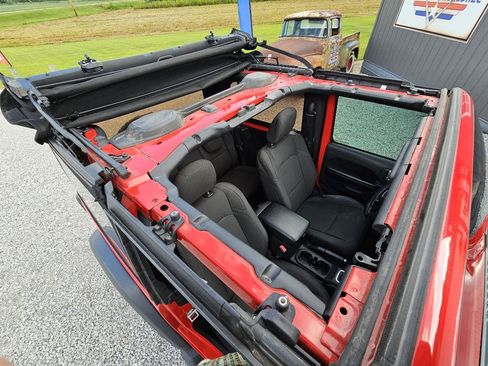 Used 2019 Jeep Wrangler Sport AWD/4WD image 52