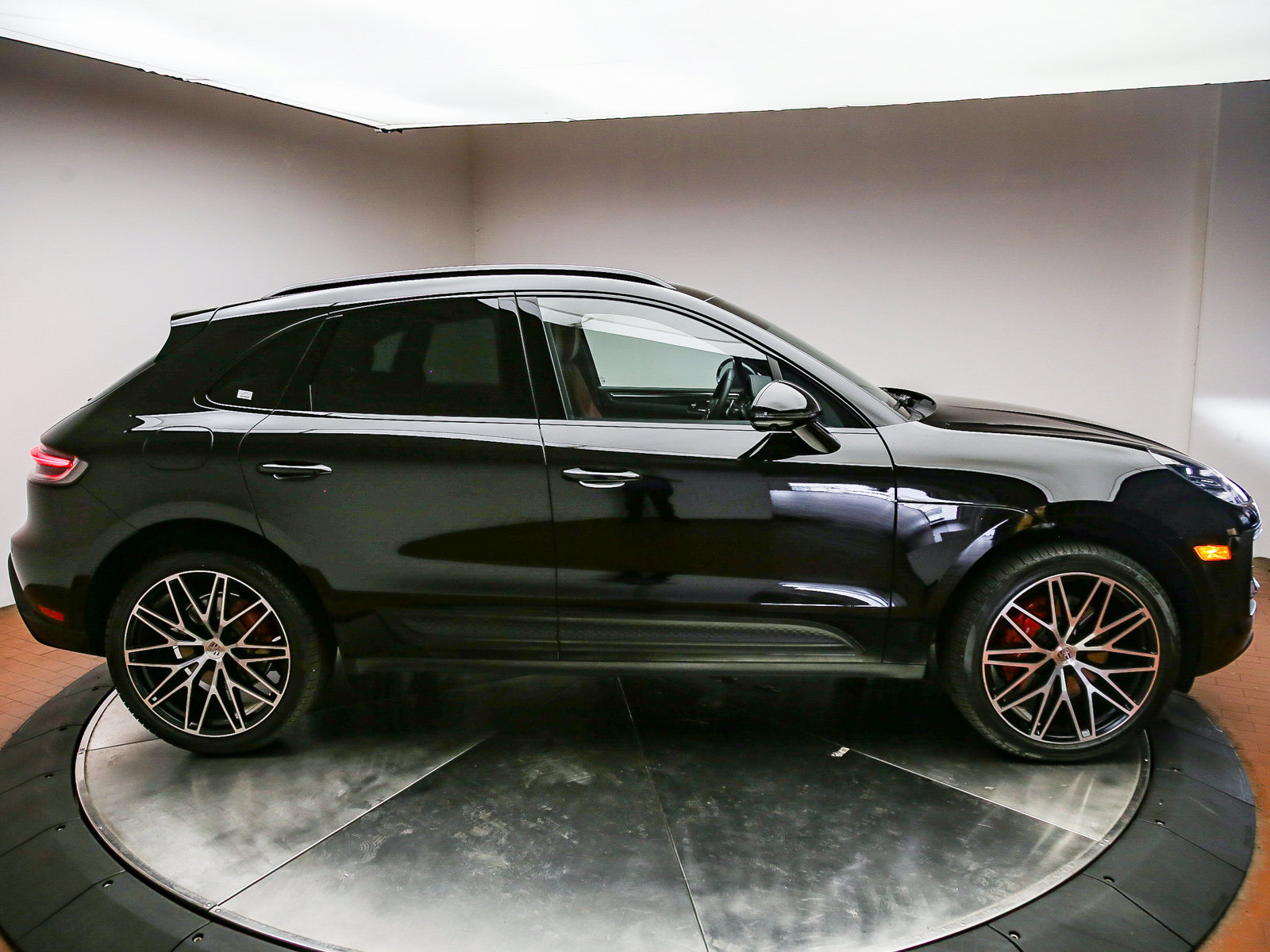 Certified 2026 Porsche Macan S AWD/4WD image 5