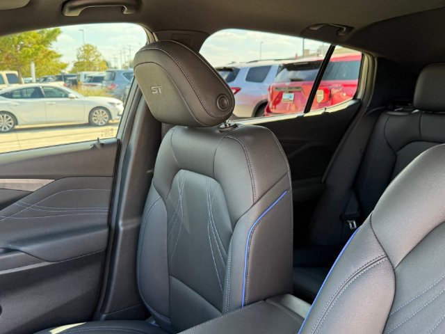 Used 2026 Buick Envista Sport Touring w/ Convenience II Package FWD image 16