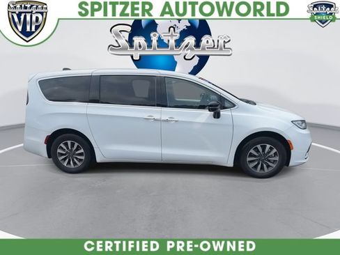 Used 2024 Chrysler Pacifica Limited FWD image 10