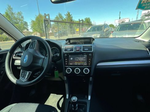 Used 2016 Subaru Forester 2.5i Premium AWD/4WD image 17