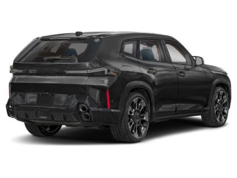 Certified 2023 BMW XM w/ M Driver's Package AWD/4WD image 5