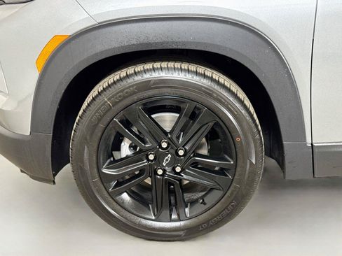 New 2026 Chevrolet TrailBlazer LT w/ Midnight Edition FWD image 17
