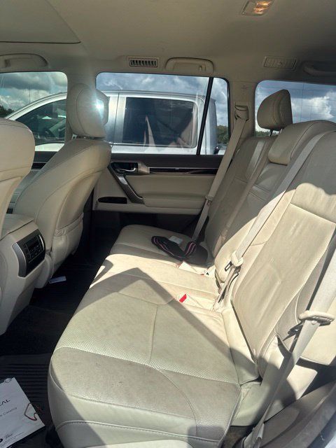Used 2016 Lexus GX 460 w/ Premium Package AWD/4WD image 12