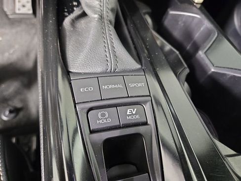 Used 2025 Toyota Camry SE FWD image 26