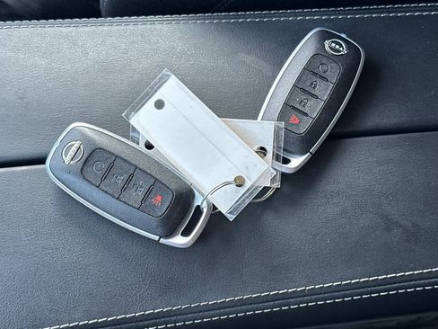 Used 2023 Nissan Rogue SV image 22