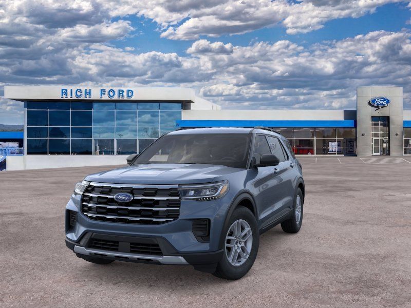 New 2026 Ford Explorer Active RWD image 2