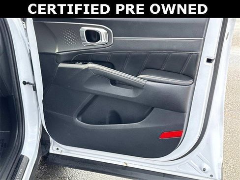 Used 2023 Kia Sorento SX image 8