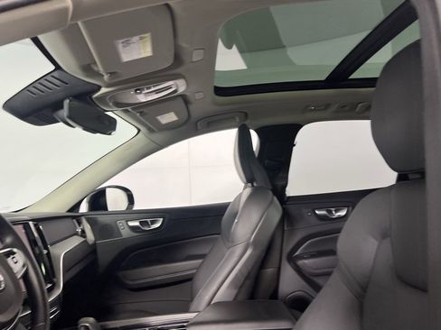 Used 2025 Volvo XC60 B5 Plus image 20