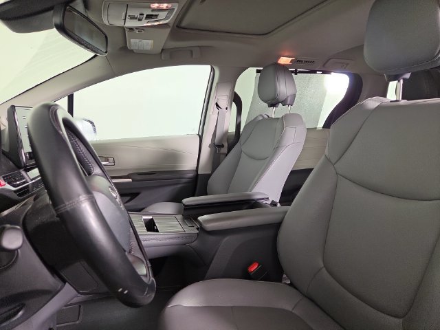 Used 2024 Toyota Sienna XLE w/ XLE Plus Package AWD/4WD image 10
